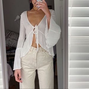 American Eagle Size M White Tie Front Flare Sleeve